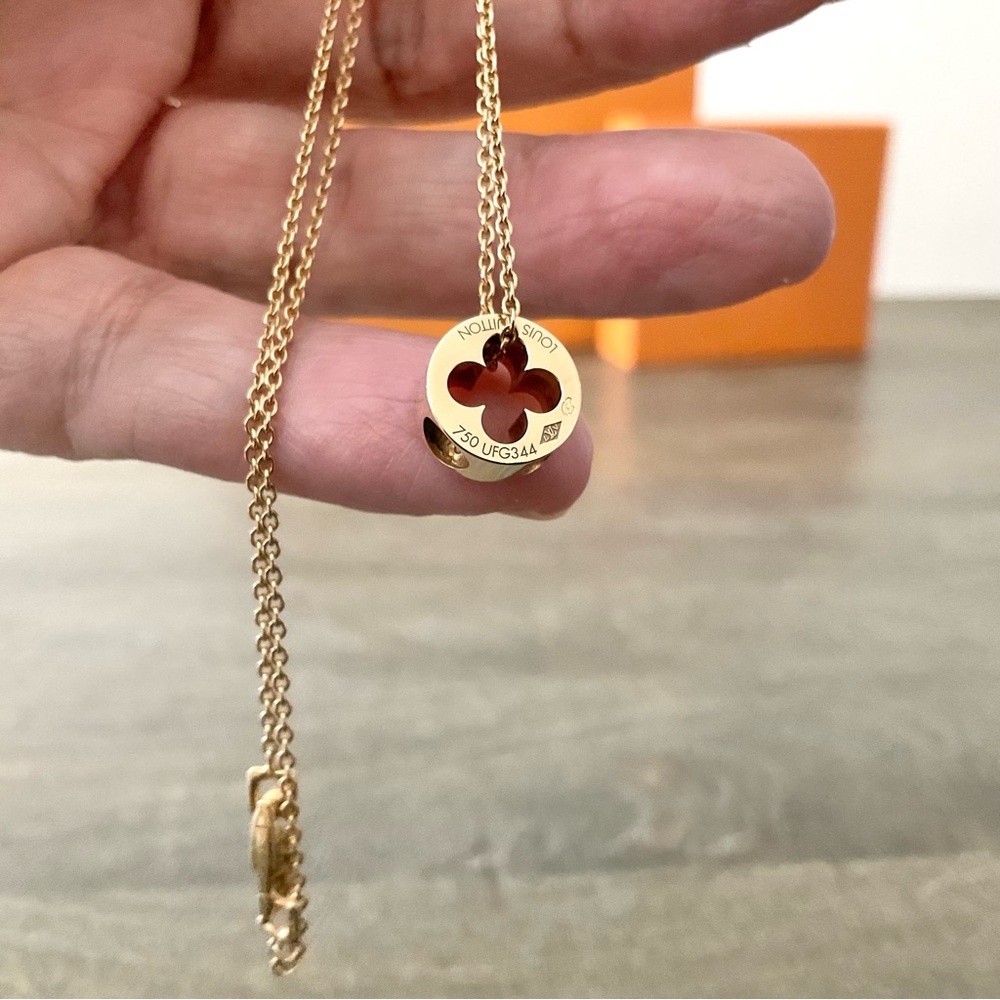Louis Vuitton Empreinte Pendant, 18kt Yellow Gold